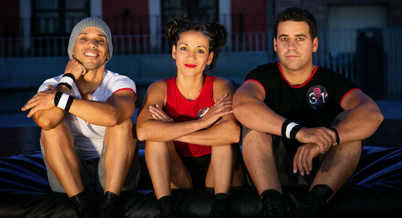 ALAS CIRCO TEATRO - desafiando las leyes de la gravedad y explorando las infinitas posibilidades del circo.